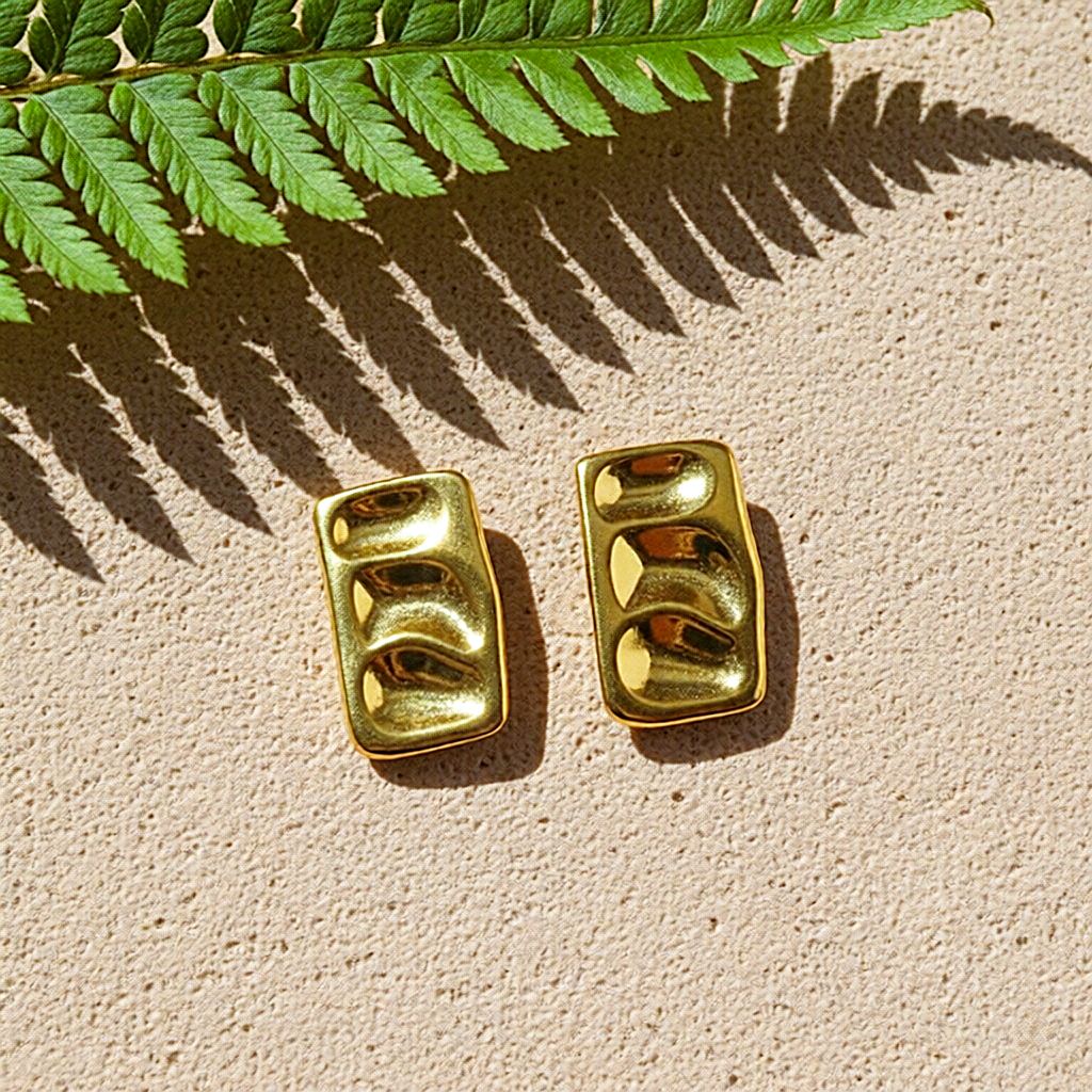 Gilded Mould Studs